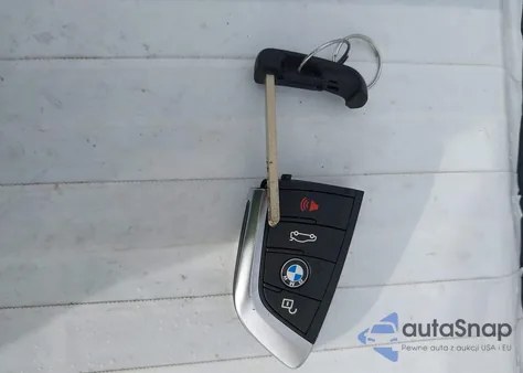 2018 BMW X1 xDrive28I из США, поврежденный, VIN WBXHT3C39J5K30998